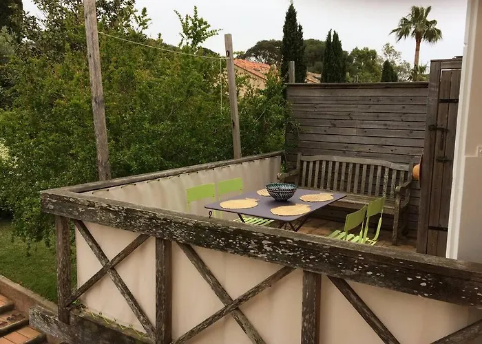 Appartement à 100 m du village de porquerolles