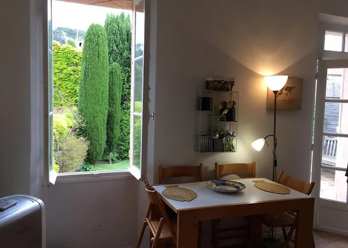 Appartement à 100 m du village de porquerolles