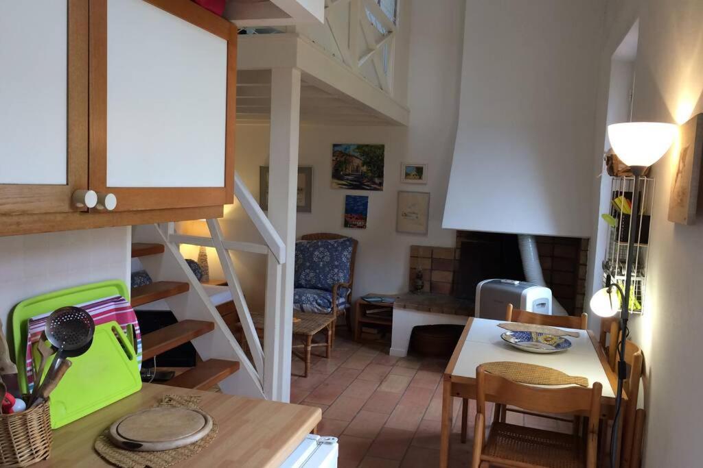 à 100 M Du Village De Appartement